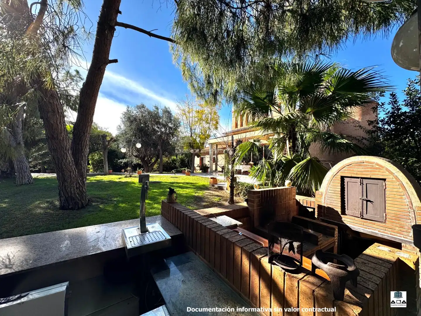 Jardí de Casa o xalet en venda en Alicante / Alacant amb Calefacció, Jardí privat i Terrassa