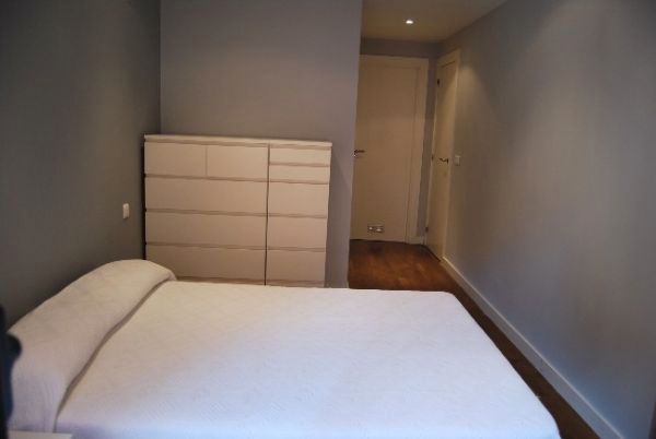 Habitación de Apartamento de alquiler en  Zaragoza Capital con Calefacción, Parquet y Amueblado
