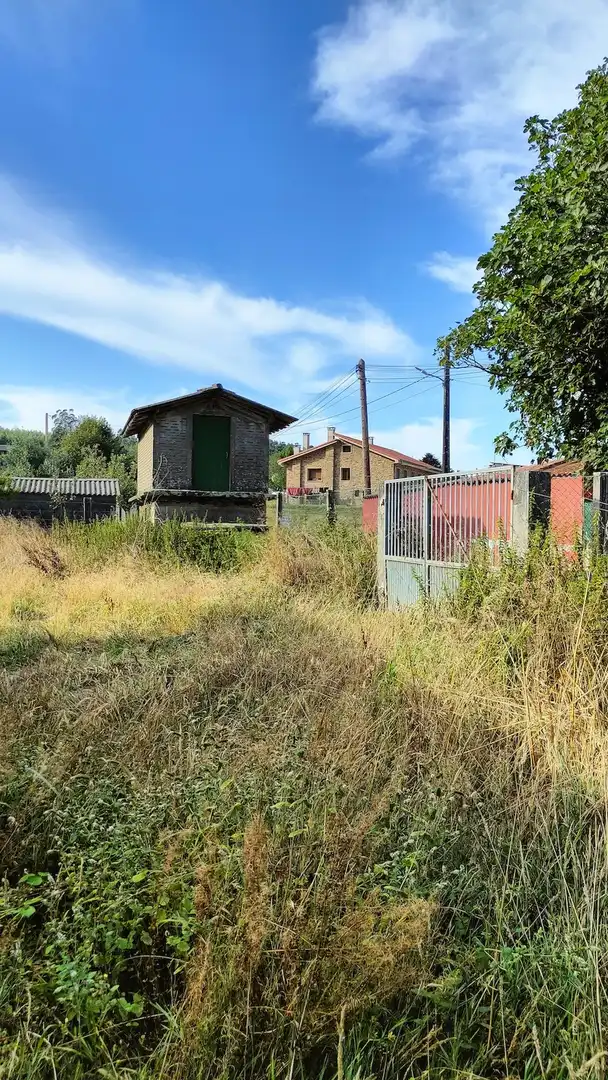 Casa o xalet en venda en O Pino  amb Jardí privat