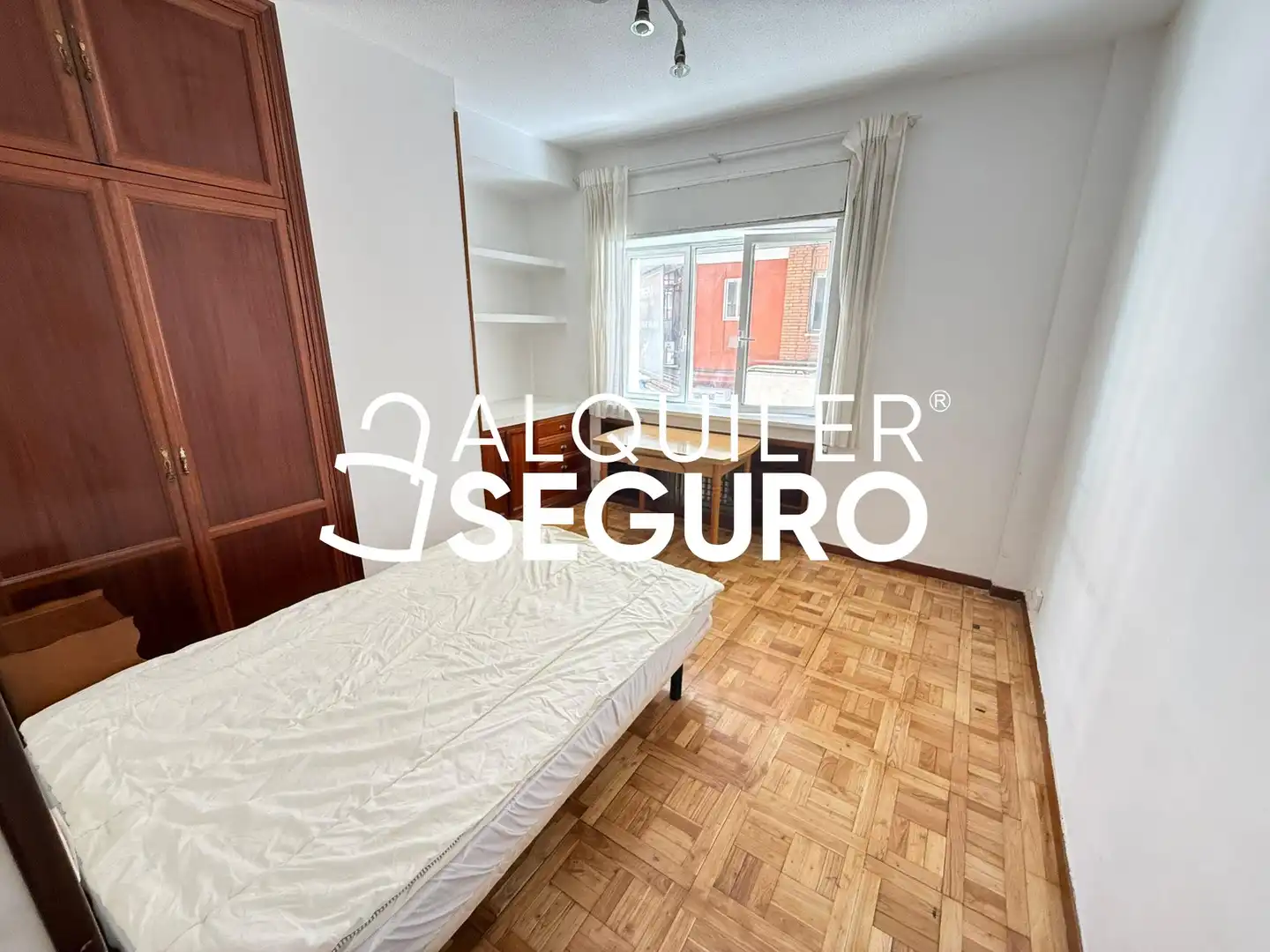 Bedroom of Study for rent in Madrid  with Heating and Furnished
