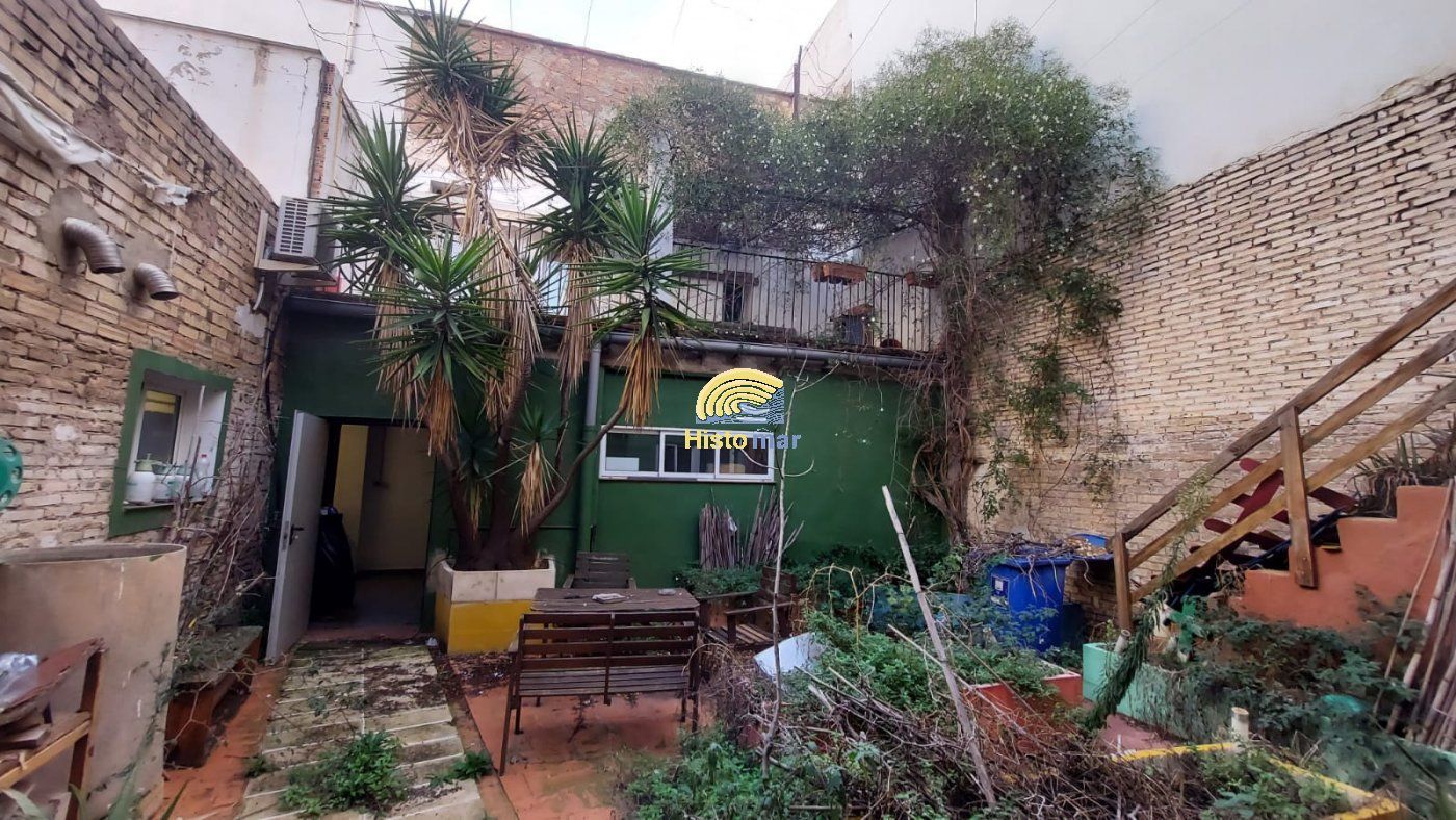 Vista exterior de Casa o xalet en venda en Sagunto / Sagunt amb Terrassa i Balcó