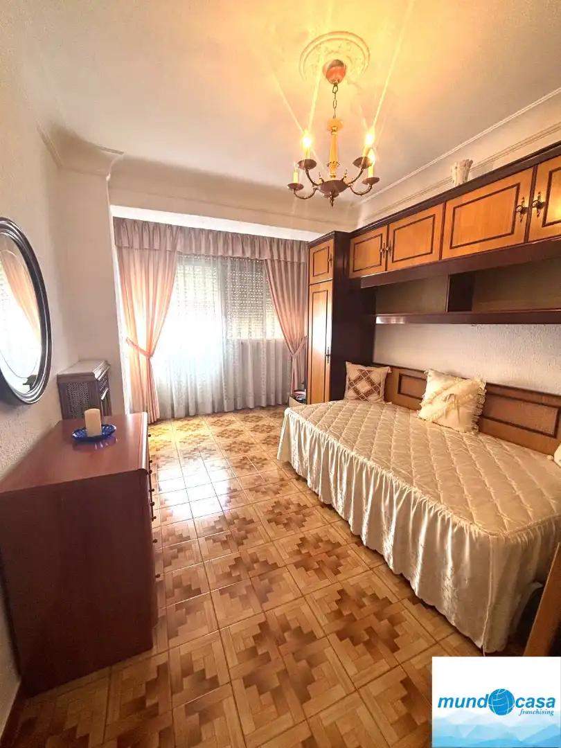 Bedroom of Flat for sale in Zaragoza  with Heating, Terrace and Furnished