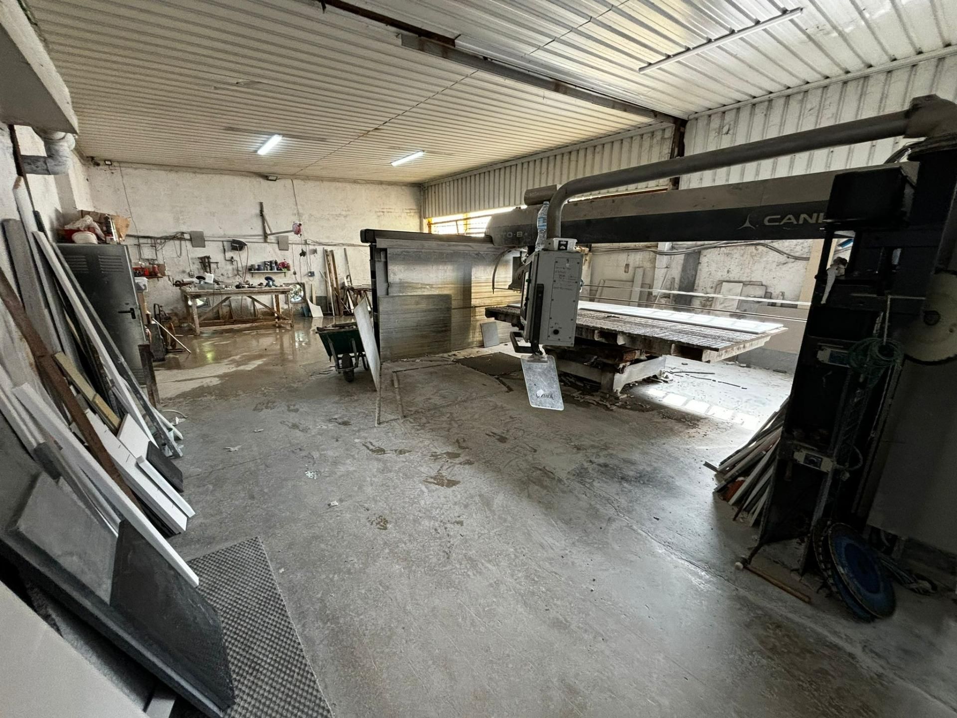 Nau industrial de lloguer a Canovelles