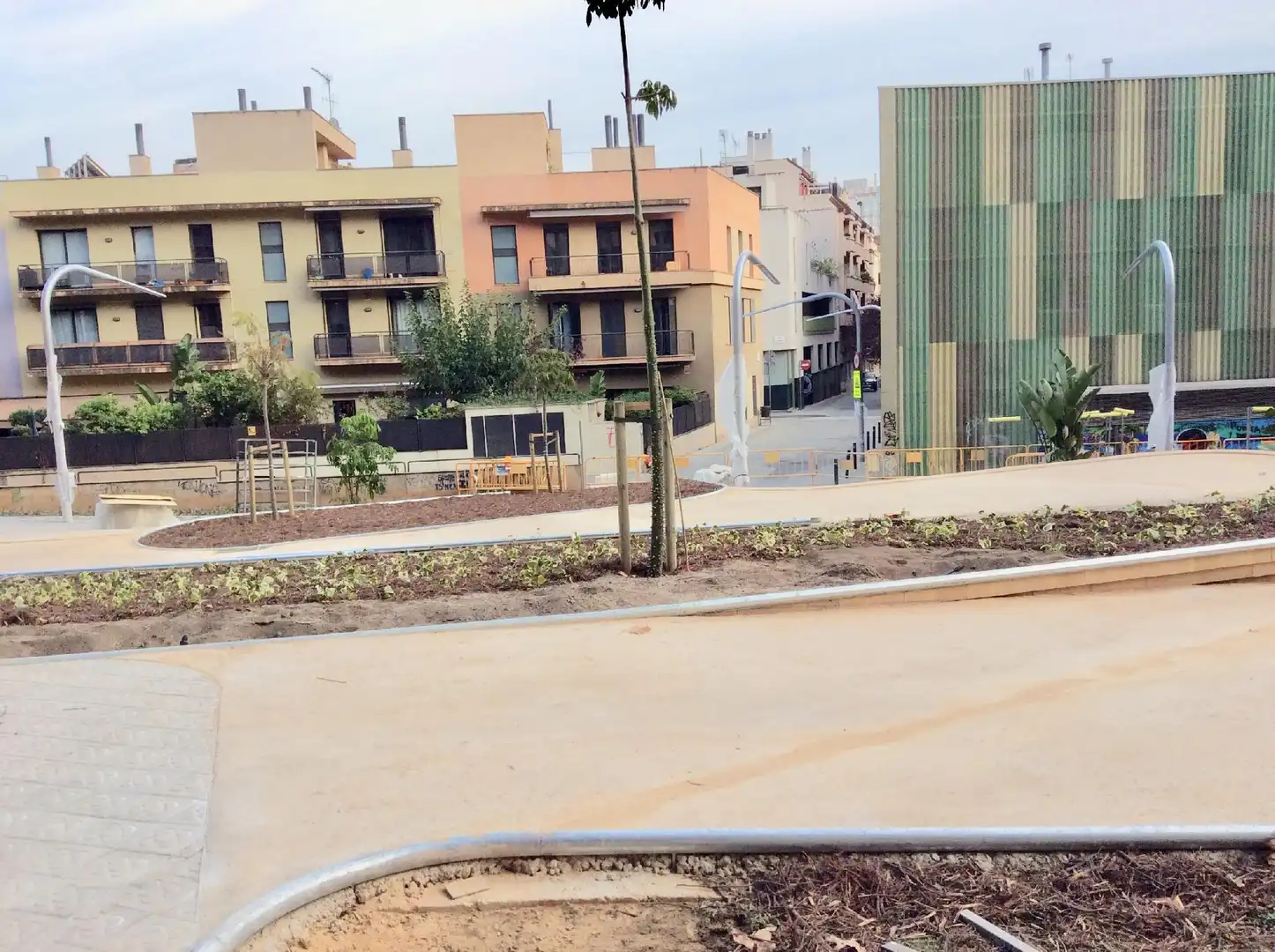 Vista exterior de Local en venda en Barcelona