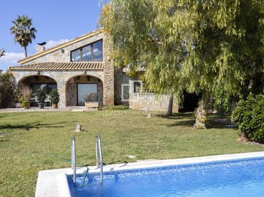 Xalet amb piscina en venda a Alfinach - Los Monasterios