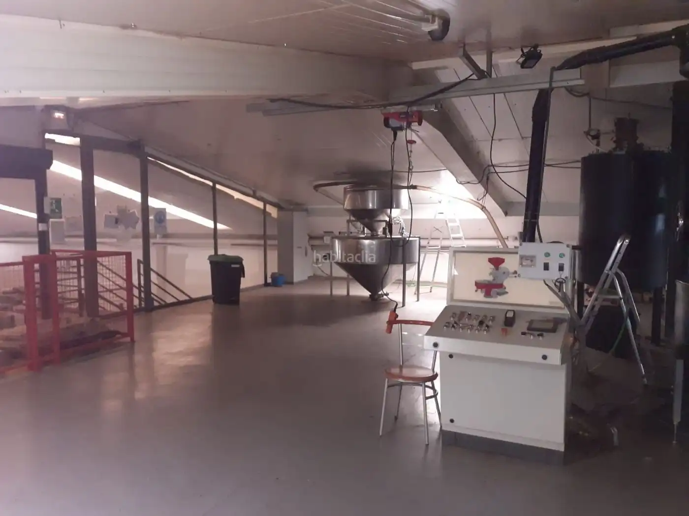 Industriegebäude zum Verkauf in Avinguda Verge de la Pau 43, imagen 15