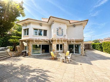 Chalet con balcón en venta en Playa de Gandia