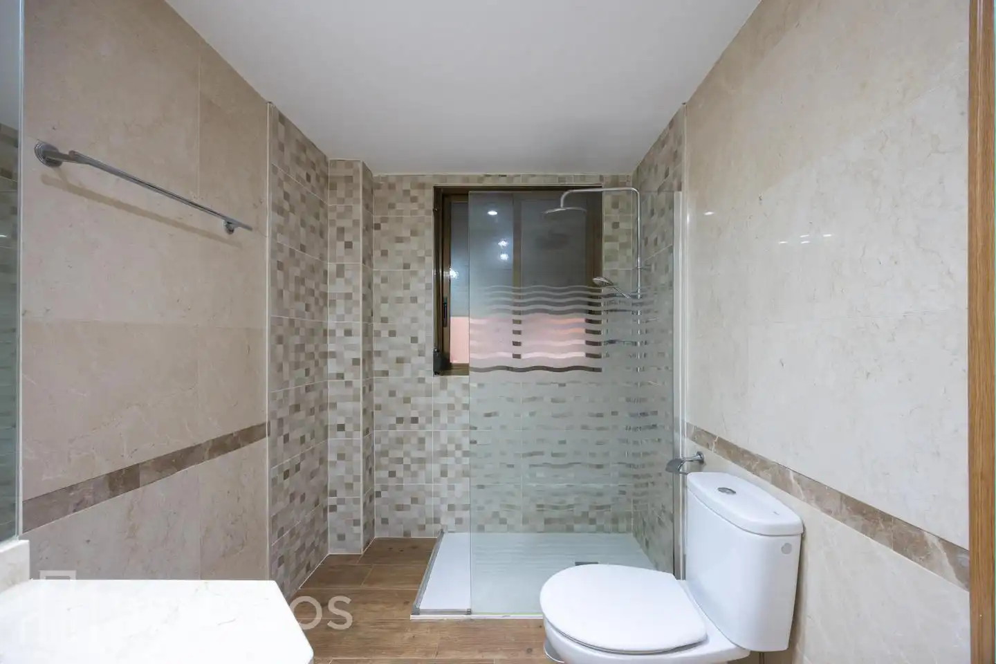Badezimmer von Wohnung zur Miete in Madrid mit Klimaanlage, Heizung und Parkett
