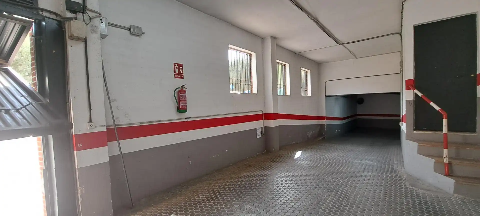 Aparcament de Dúplex de lloguer en Granada amb Aire condicionat i Traster