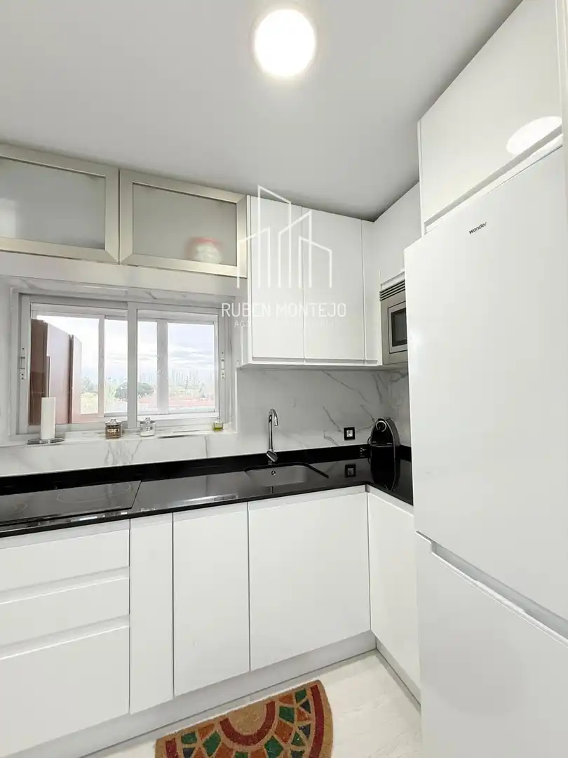 Kitchen of Flat for rent in Salamanca  with Heating, Terrace and Furnished