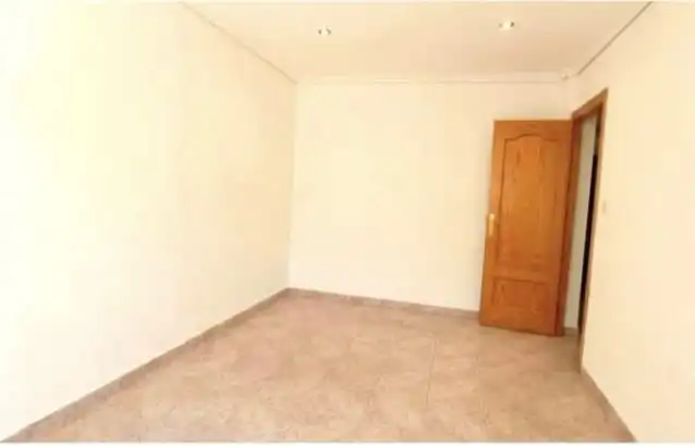 Piso de alquiler en Carrer de Joan d'Àustria, Centro