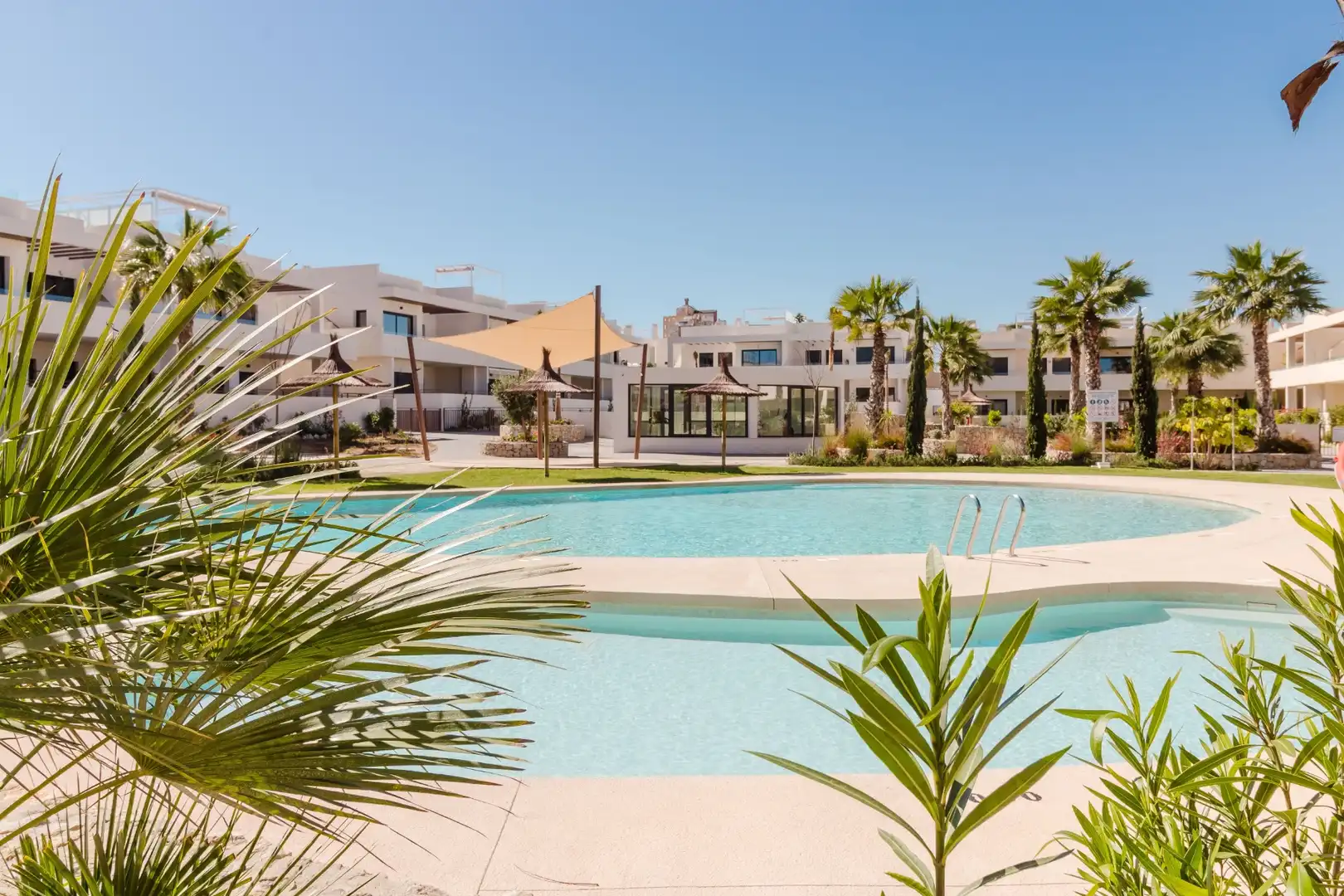 Bungalow avec piscine à vendre à Playa del Acequión, Náufragos y Rocío del Mar