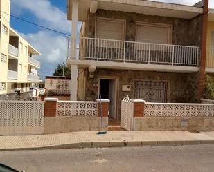 Vista exterior de Casa adosada en venda en Cartagena amb Terrassa
