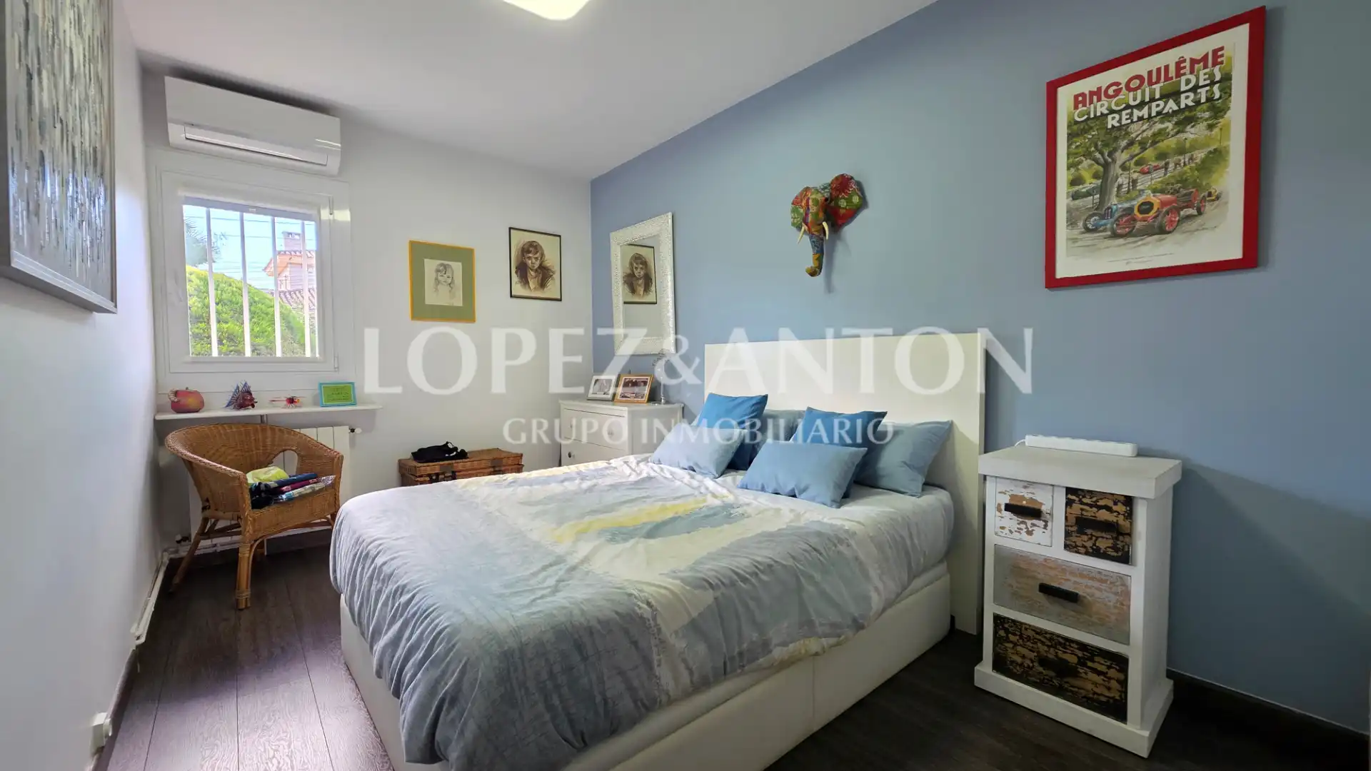 Schlafzimmer von Haus oder Chalet zum Verkauf in L'Eliana mit Klimaanlage, Heizung und Privatgarten