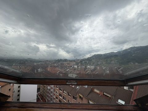 Vista exterior de Estudi en venda en Oviedo  amb Calefacció