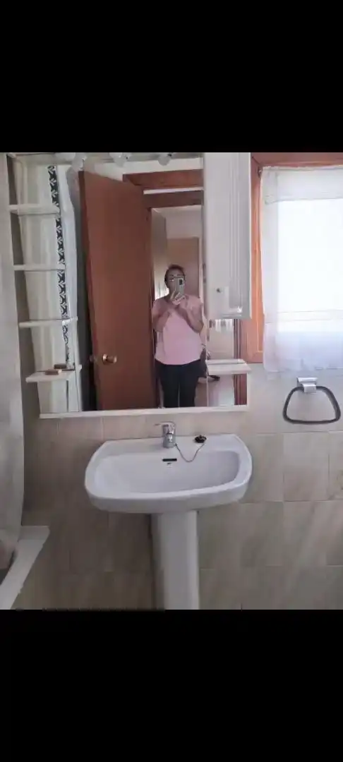 Badezimmer von Wohnung zur Miete in Estercuel mit Möbliert, Ofen und Waschmaschine