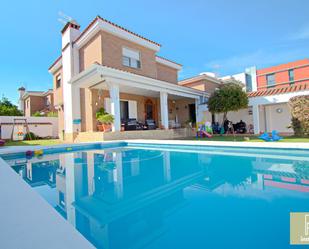 Swimming pool of House or chalet for sale in Badajoz Capital  with Air Conditioner and Swimming Pool