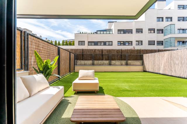 Piso en Alquiler en Calle Islas Caimán, 3 en El Olivar