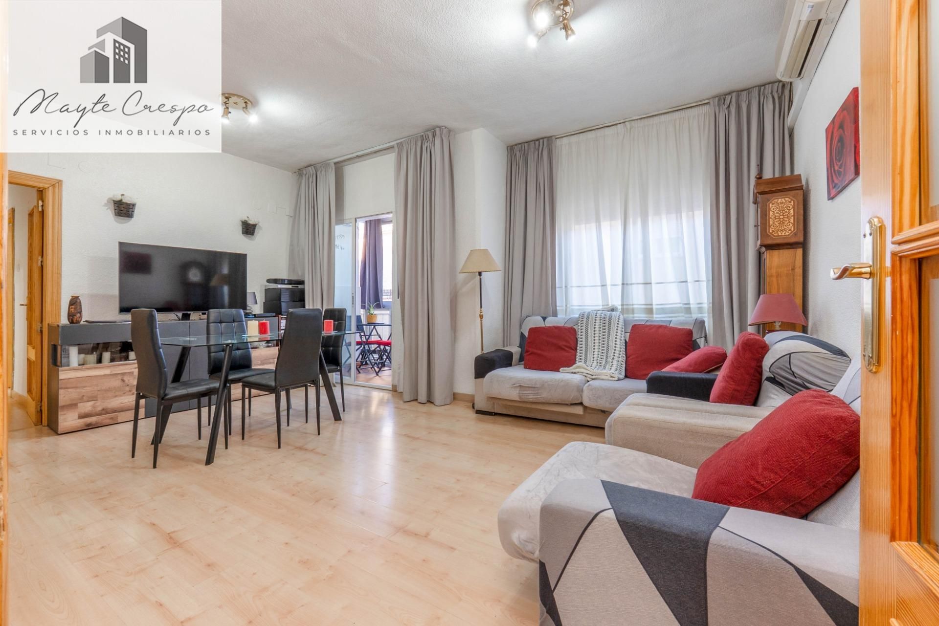 Living room of Flat for sale in  Granada Capital  with Air Conditioner and Heating
