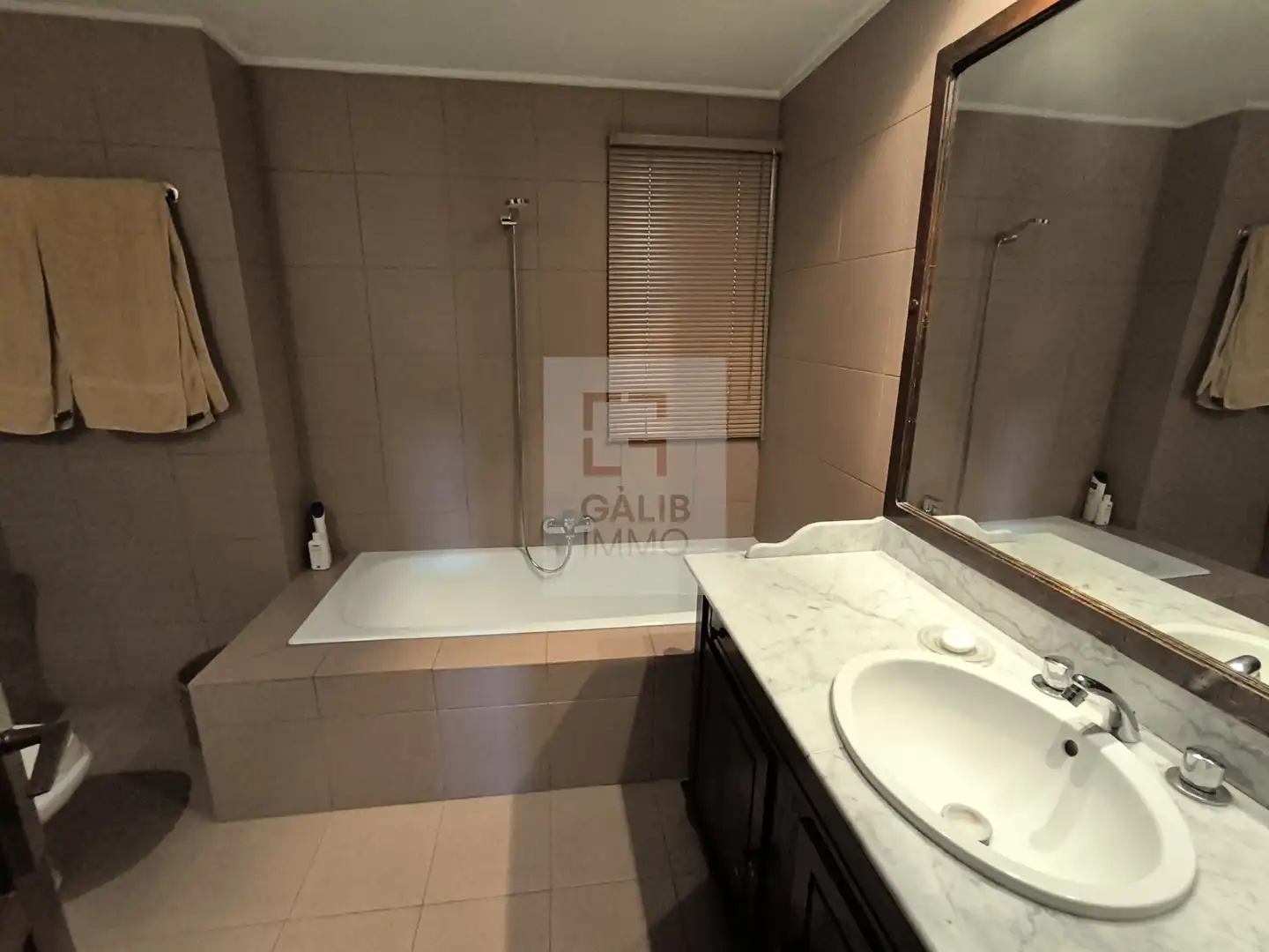Bathroom of Flat for sale in Figueres  with Air Conditioner and Heating