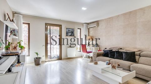 Foto 5 de Casa adosada en venta en La Font d'en Fargues, Barcelona Capital