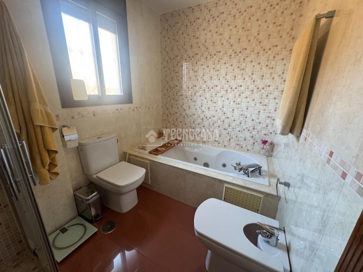 Bathroom of House or chalet for sale in Málaga Capital  with Air Conditioner and Terrace