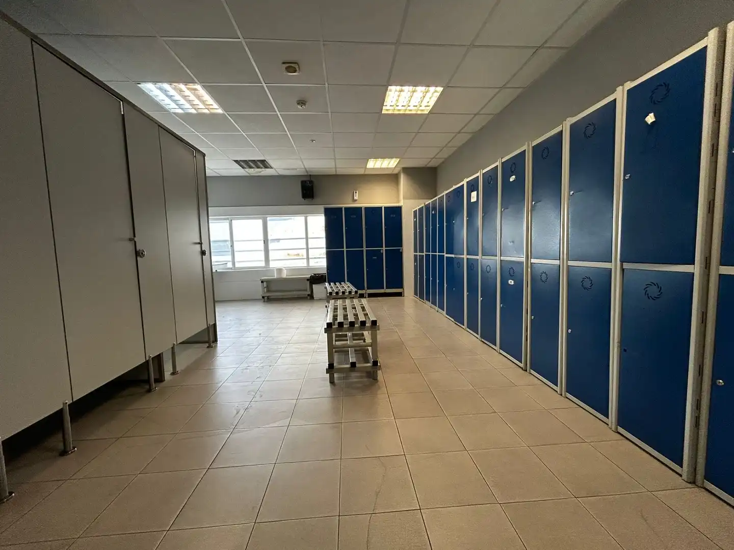 Nau industrial de lloguer en Alovera amb Calefacció i Alarma