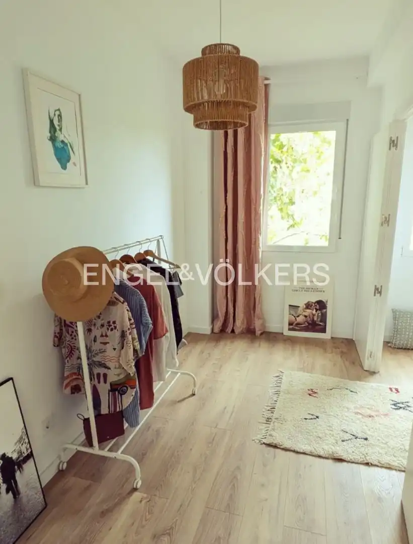 Schlafzimmer von Wohnung zur Miete in Valencia mit Klimaanlage, Heizung und Parkett