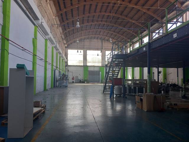 Nave industrial en Alquiler en Centre