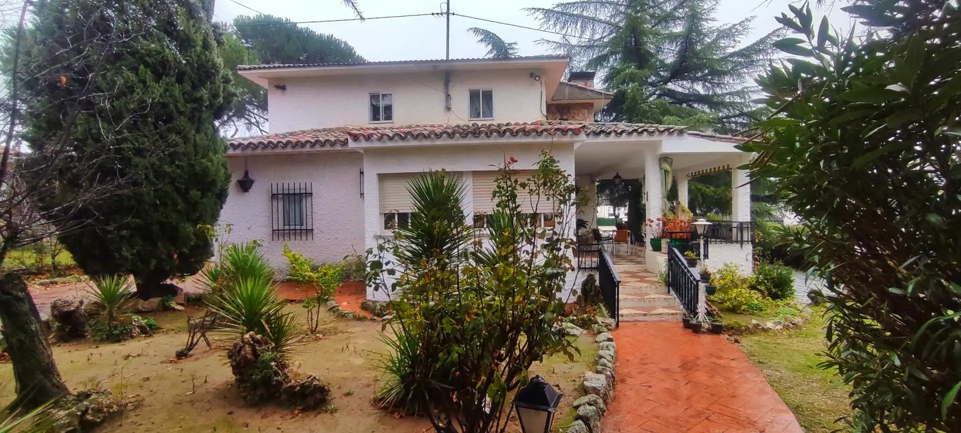 Außenansicht von Haus oder Chalet zum Verkauf in Moralzarzal mit Heizung, Privatgarten und Terrasse