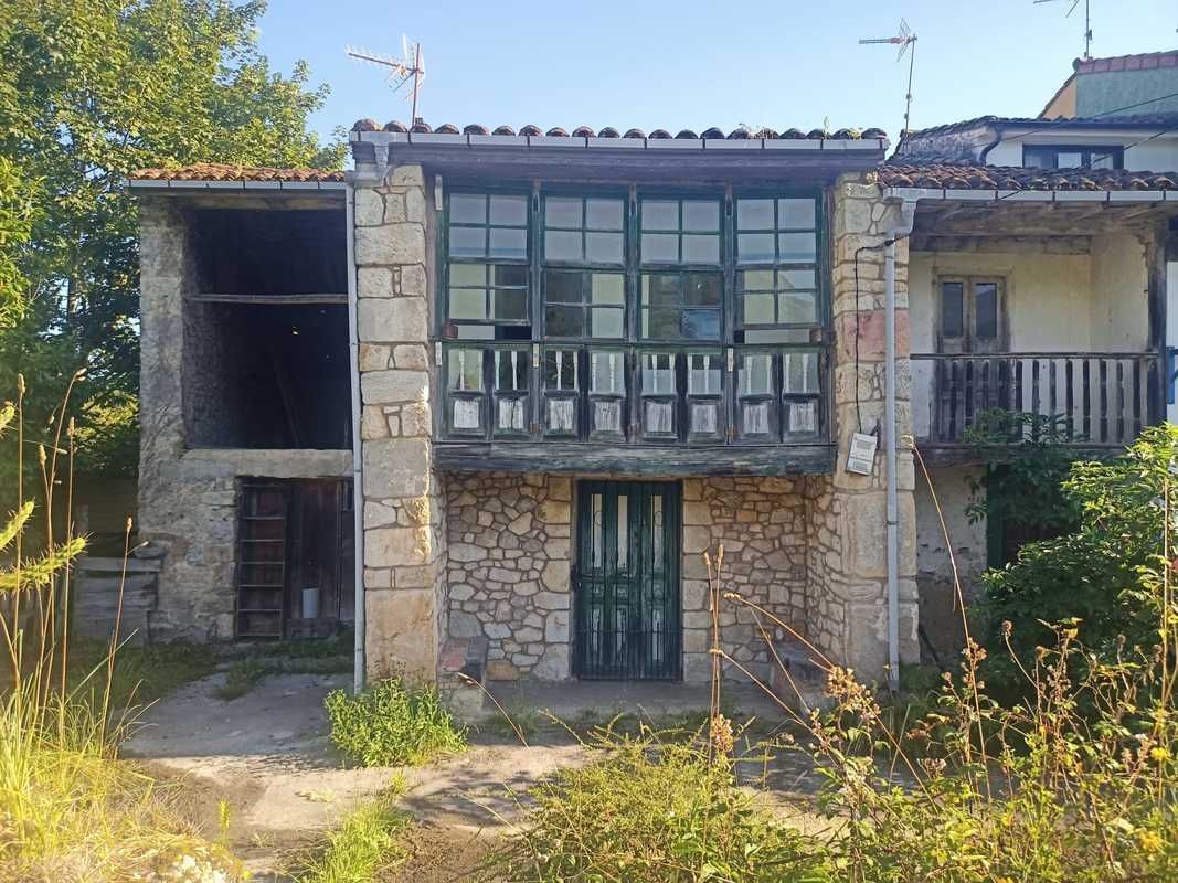 Vista exterior de Casa o xalet en venda en Llanes amb Jardí privat i Terrassa