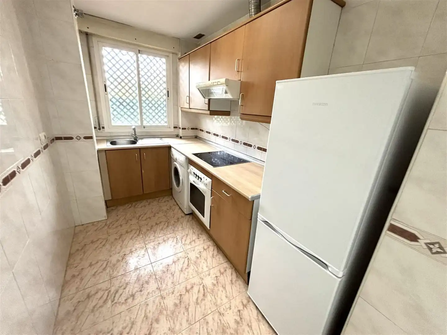 Cuina de Apartament en venda en Marbella amb Aire condicionat i Terrassa