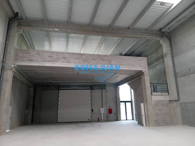 Nave industrial en Alquiler en Montserrat - El Passeig