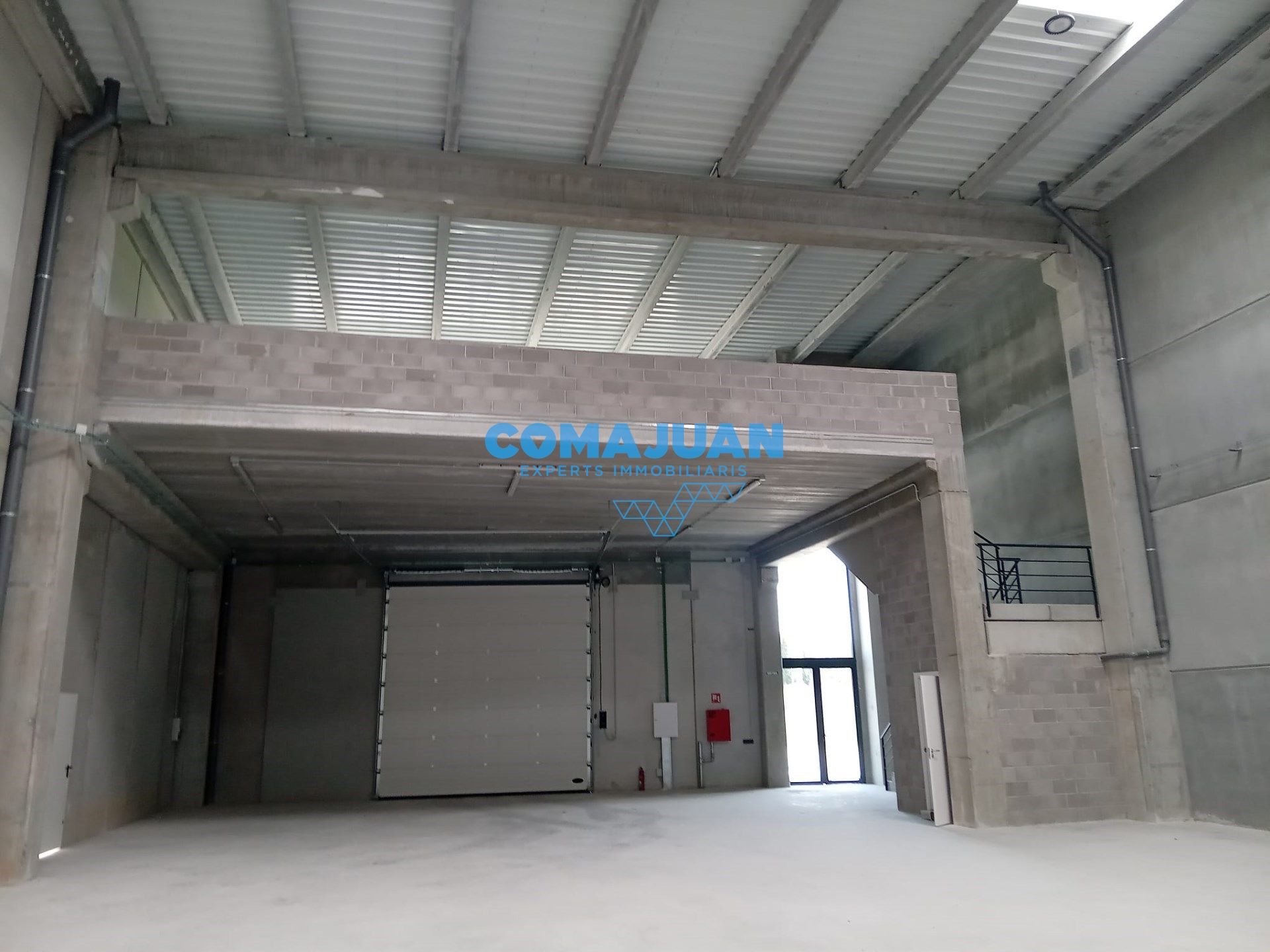 Industrial buildings to rent in Montserrat - El Passeig