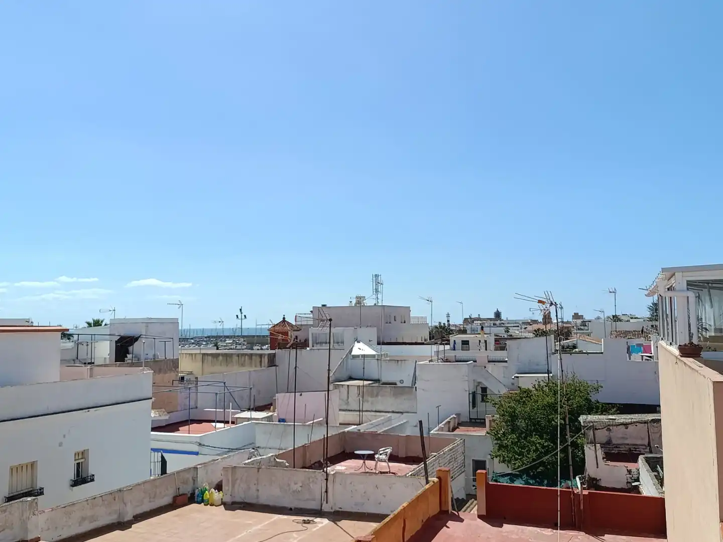 Vista exterior de Pis en venda en Rota amb Aire condicionat, Forn i Rentadora