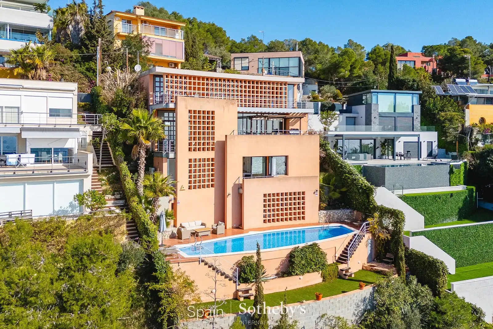 Vista exterior de Casa o xalet en venda en Sitges amb Aire condicionat, Calefacció i Jardí privat