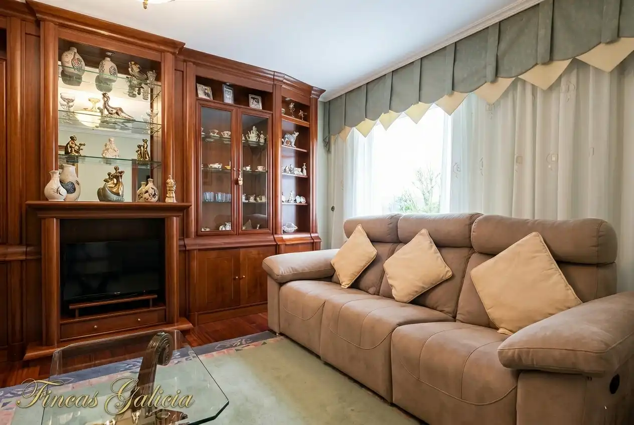 Sala de estar de Casa adosada en venta en Verín con Calefacción, Jardín privado y Terraza