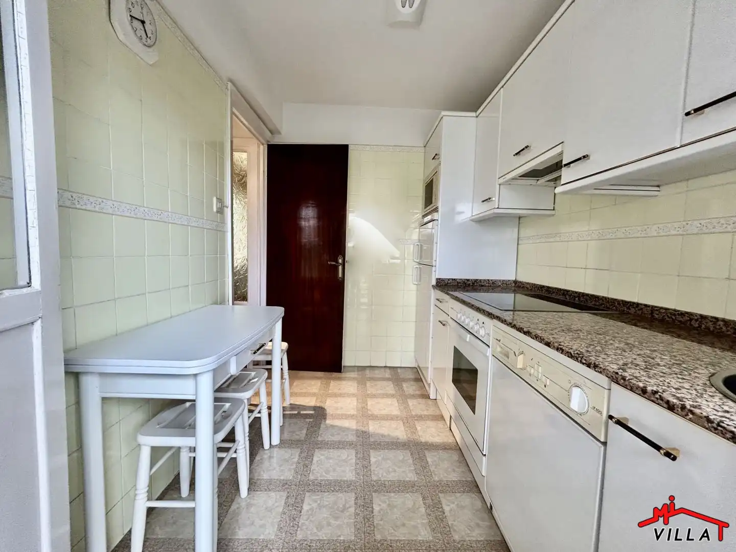 Cocina de Piso en venta en Laredo con Terraza y Amueblado