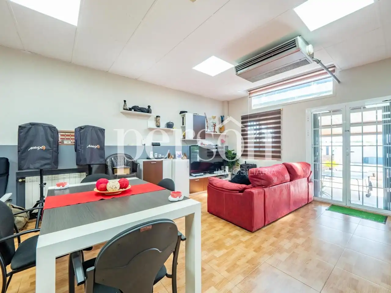 Living room of Houses for sale in Torrent  with Air Conditioner, Private garden and Terrace