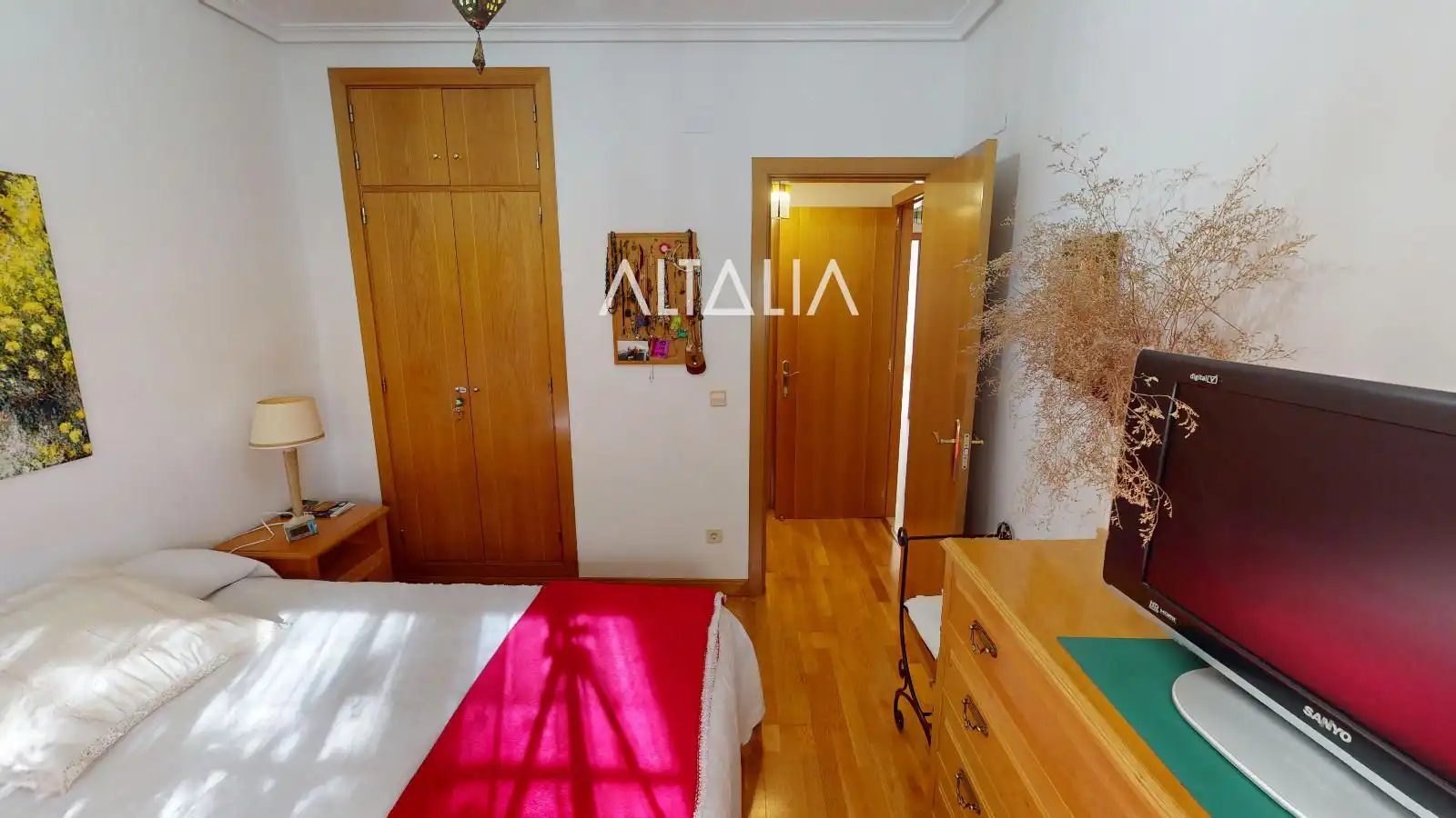 Habitación de Casa adosada en venta en Cuenca con Calefacción, Piscina y Piscina comunitaria