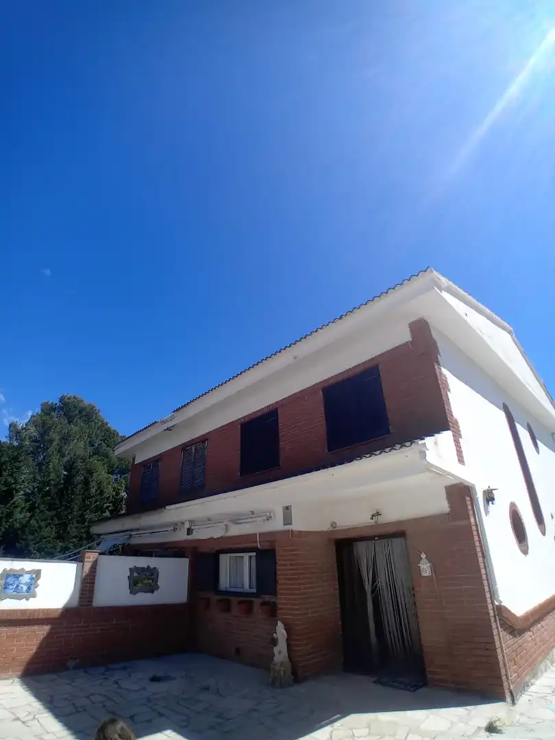 Außenansicht von Einfamilien-Reihenhaus zum Verkauf in L'Ametlla de Mar  mit Klimaanlage, Terrasse und Schwimmbad