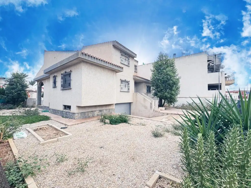Vista exterior de Casa o chalet en venta en Cartagena con Jardín privado y Terraza
