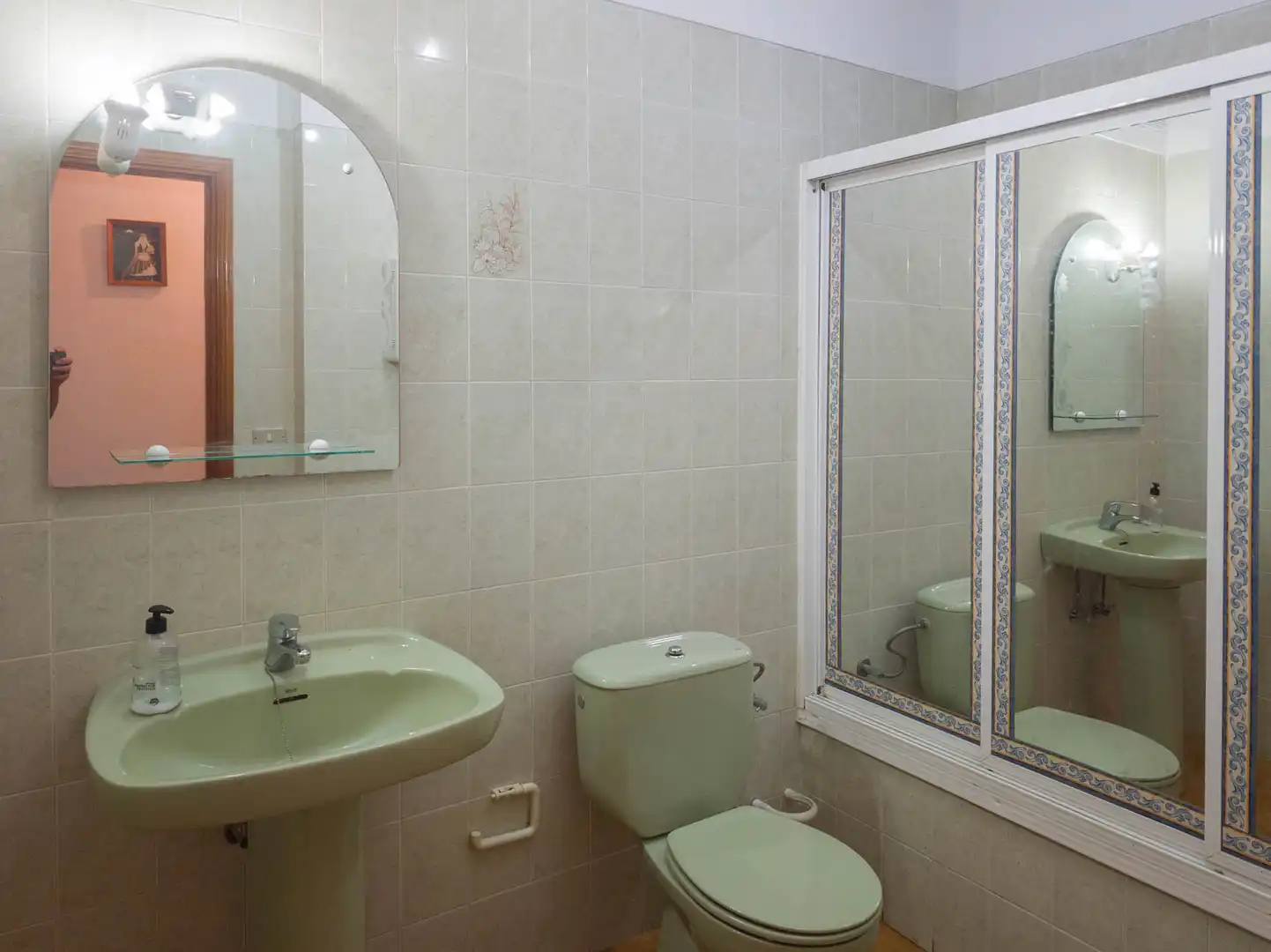 Badezimmer von Wohnungen zum Verkauf in Santiago del Teide mit Terrasse, Möbliert und Gemeinschaftspool