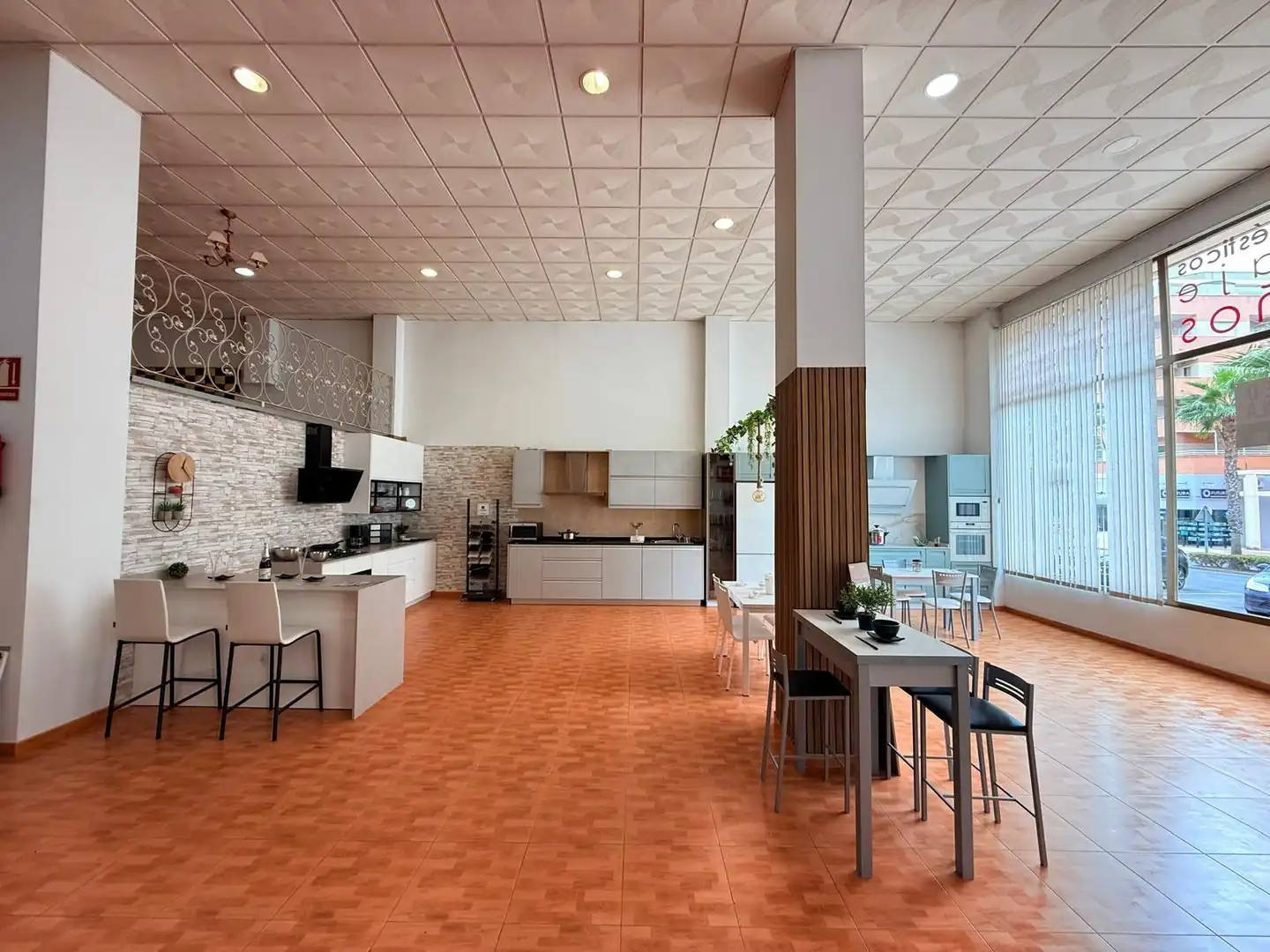 Local comercial en venta en Avenida FABRIQUILLA DE LA (P), imagen 3