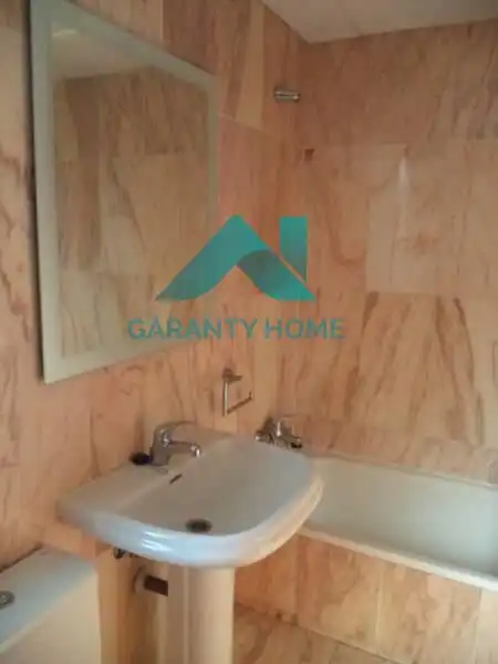 Baño de Apartamento de alquiler en Cáceres con Aire acondicionado, Calefacción y Terraza