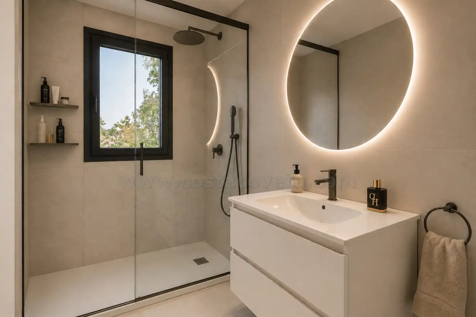 Bany de Casa o xalet en venda en El Campello amb Aire condicionat, Jardí privat i Terrassa