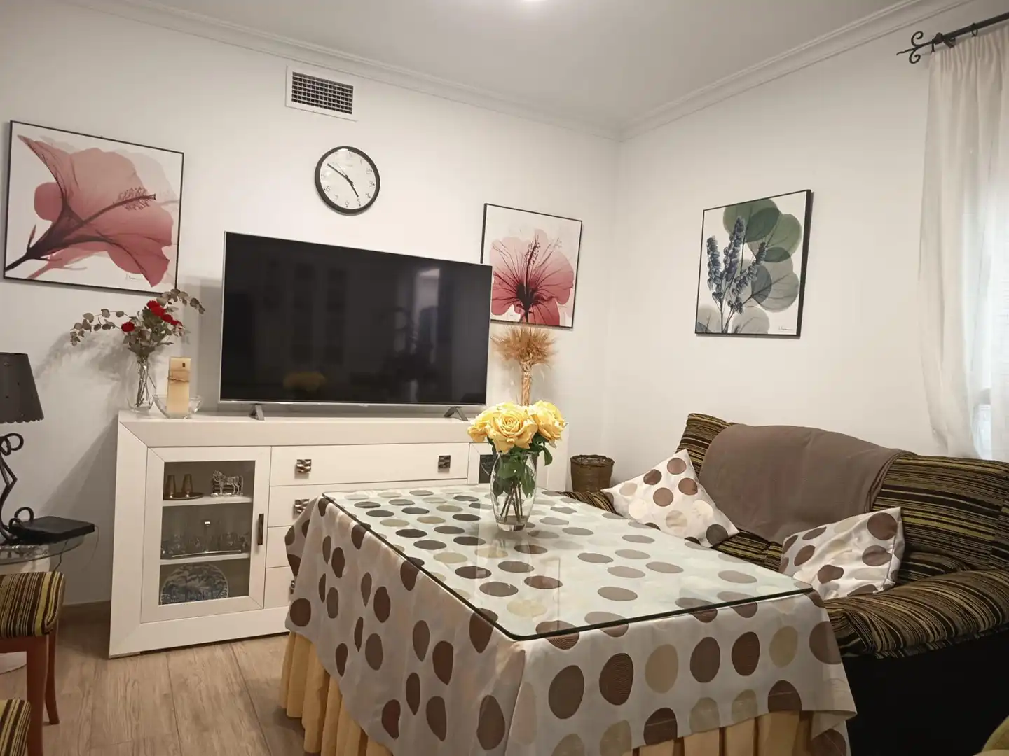 Sala d'estar de Pis de lloguer en Córdoba amb Aire condicionat i Moblat
