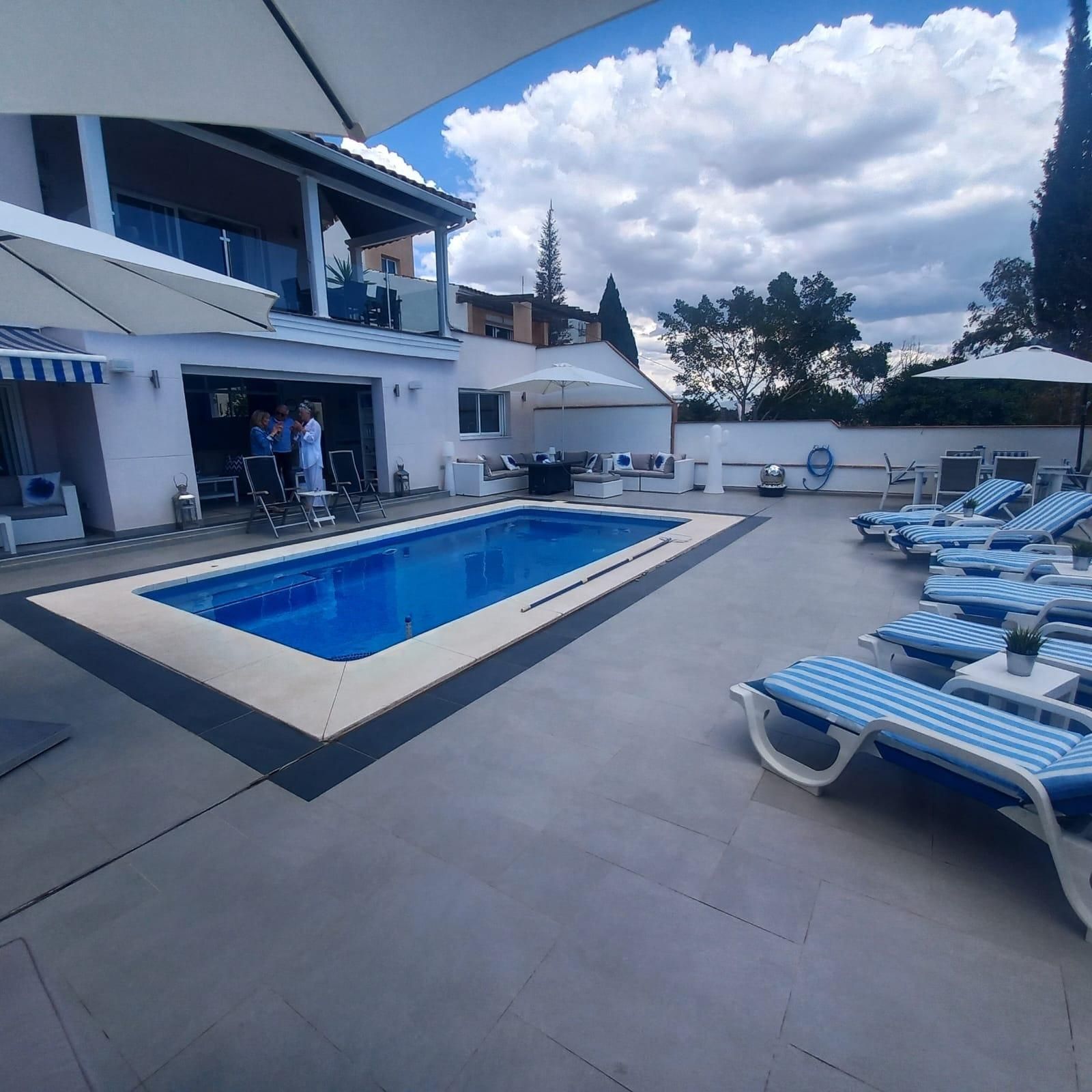 Swimming pool of House or chalet for sale in Torremolinos  with Air Conditioner, Heating and Terrace