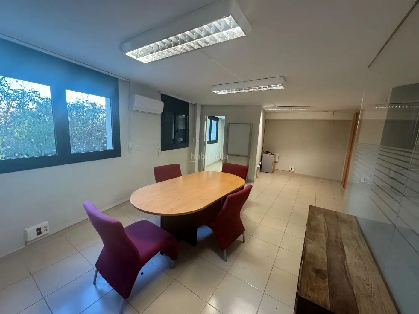 Office space with lift to rent in Carrer del Bruc 80, imagen 4