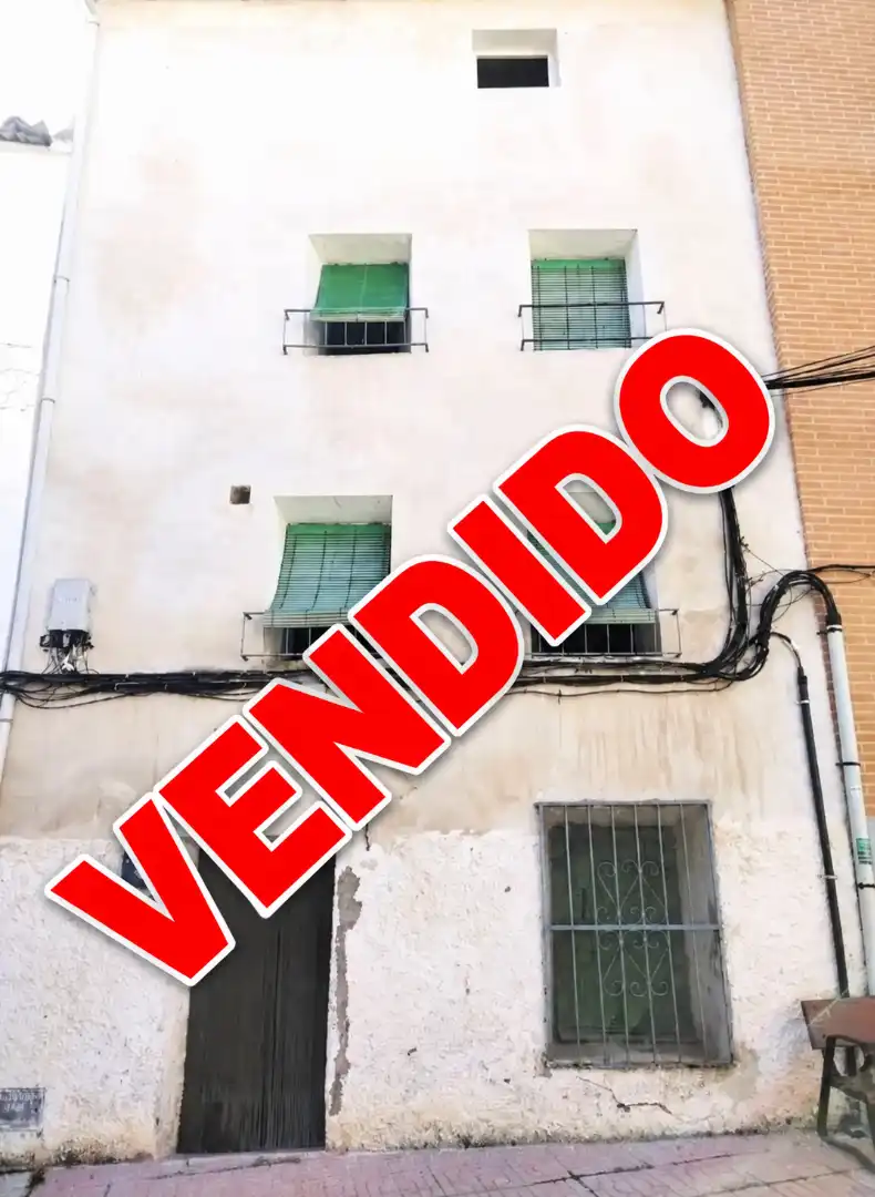 Außenansicht von Country house zum Verkauf in Almoguera